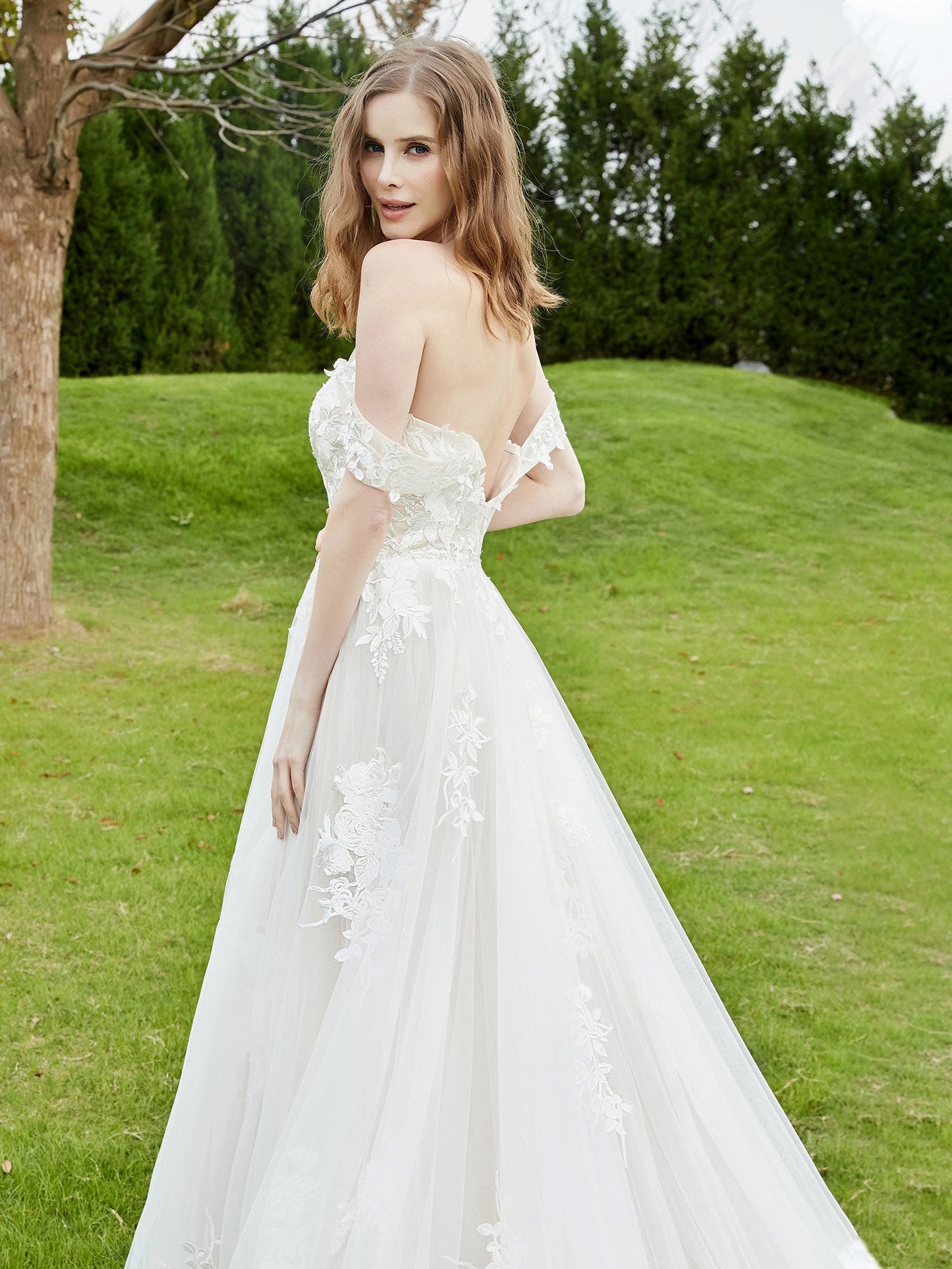 Vestido de Novia de Encaje Off-Shoulder con Cola de Capilla en Marfil/Campeón