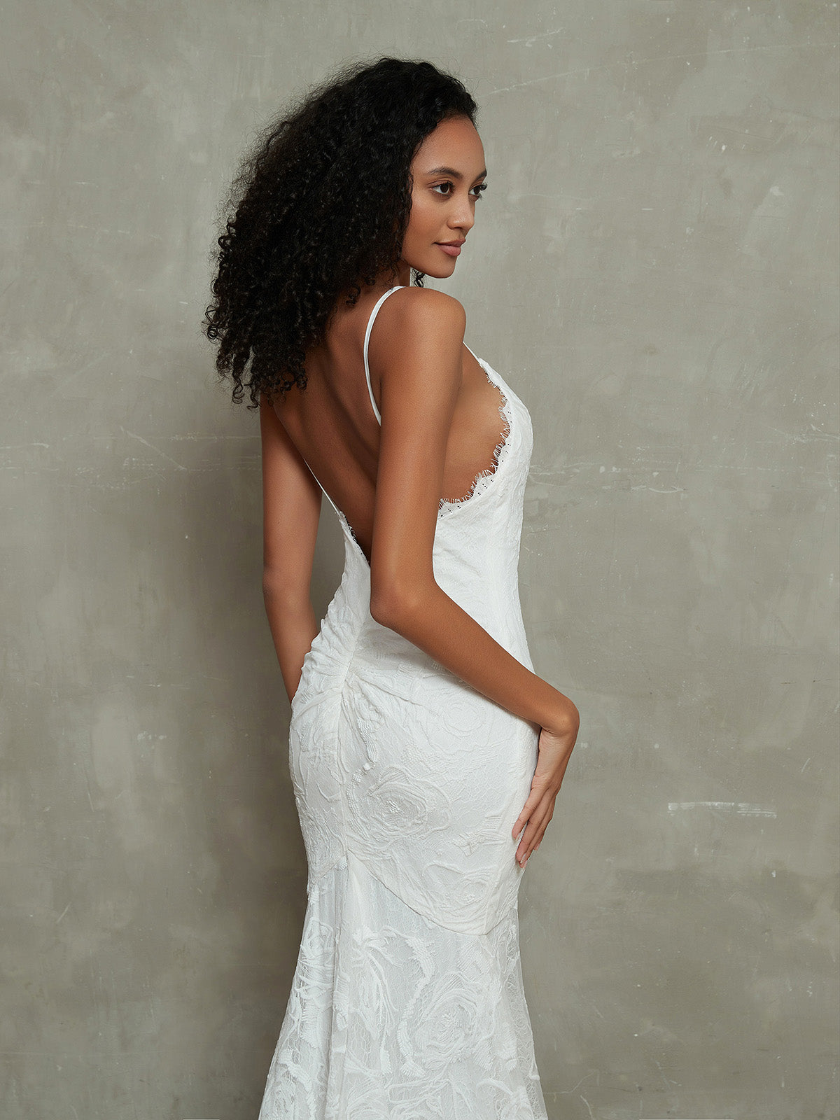 Vestido de Novia de Playa Boho con Bretelles Spaghetti y Encaje Marfil Sirena