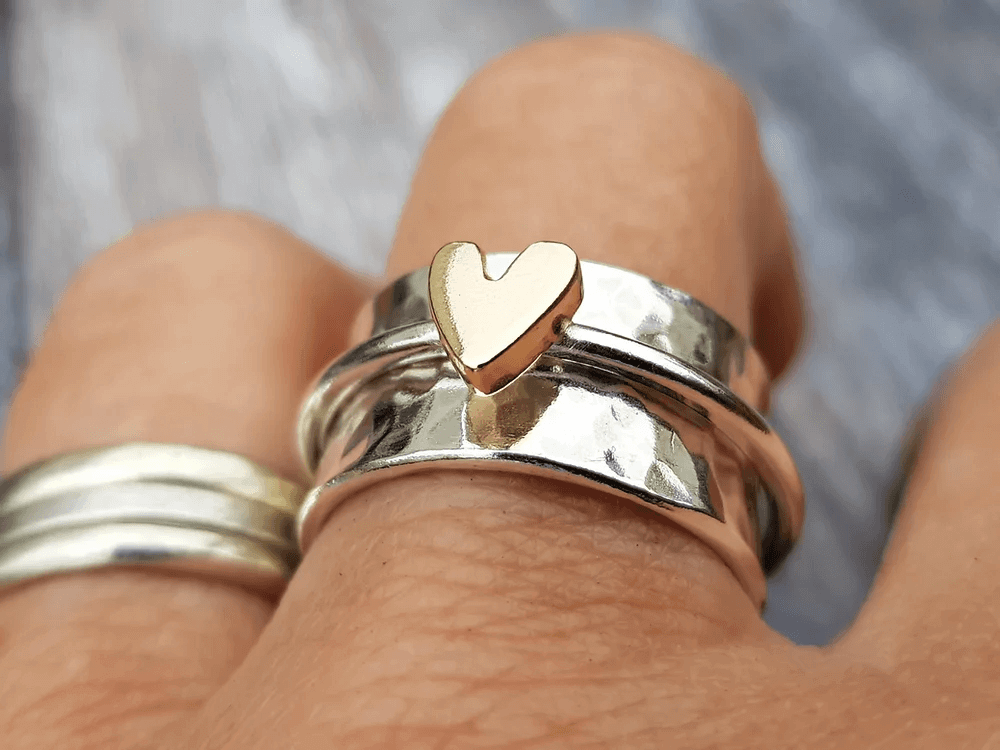 Anillo con Diseño de Corazón