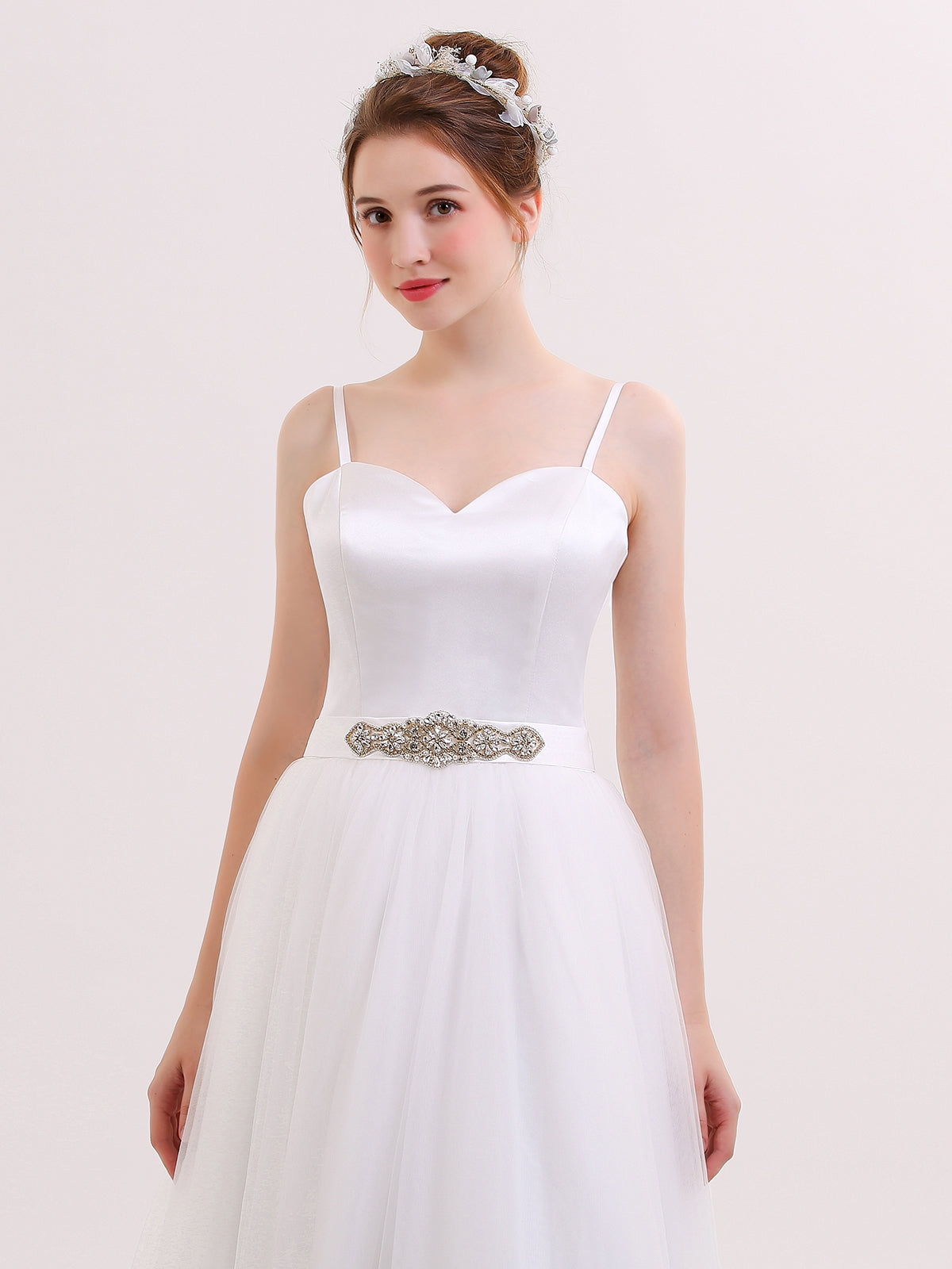 Vestido de Novia con Tirantes Finos y Cinturón Blanco