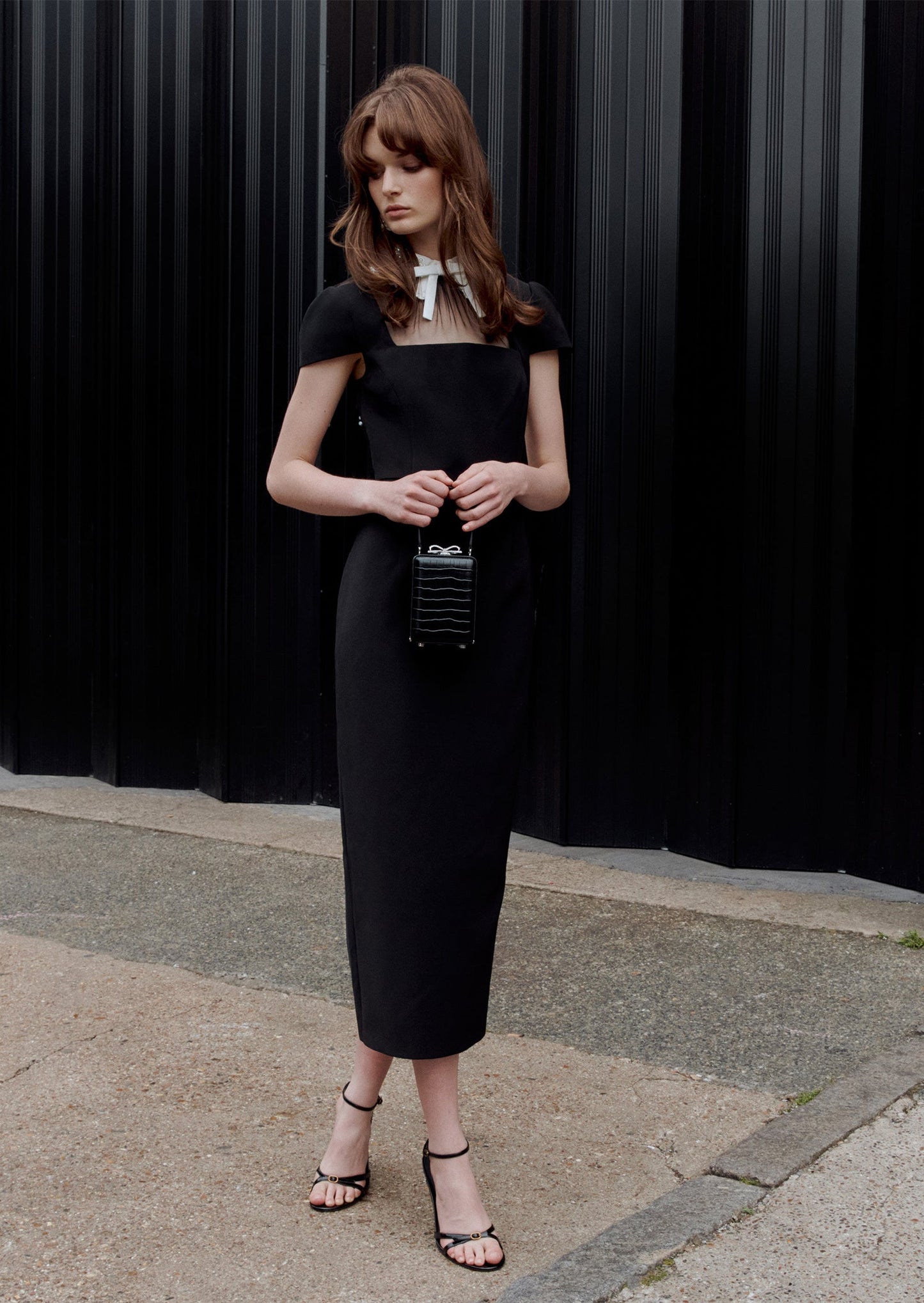 Vestido Midi Hanh de Crepé en Color Negro