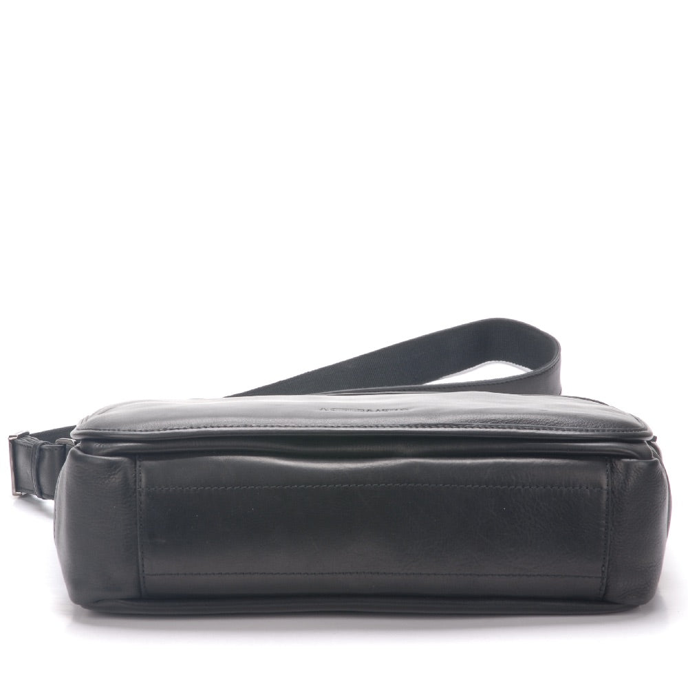Messenger Bag Pablo - Waterproof Leather