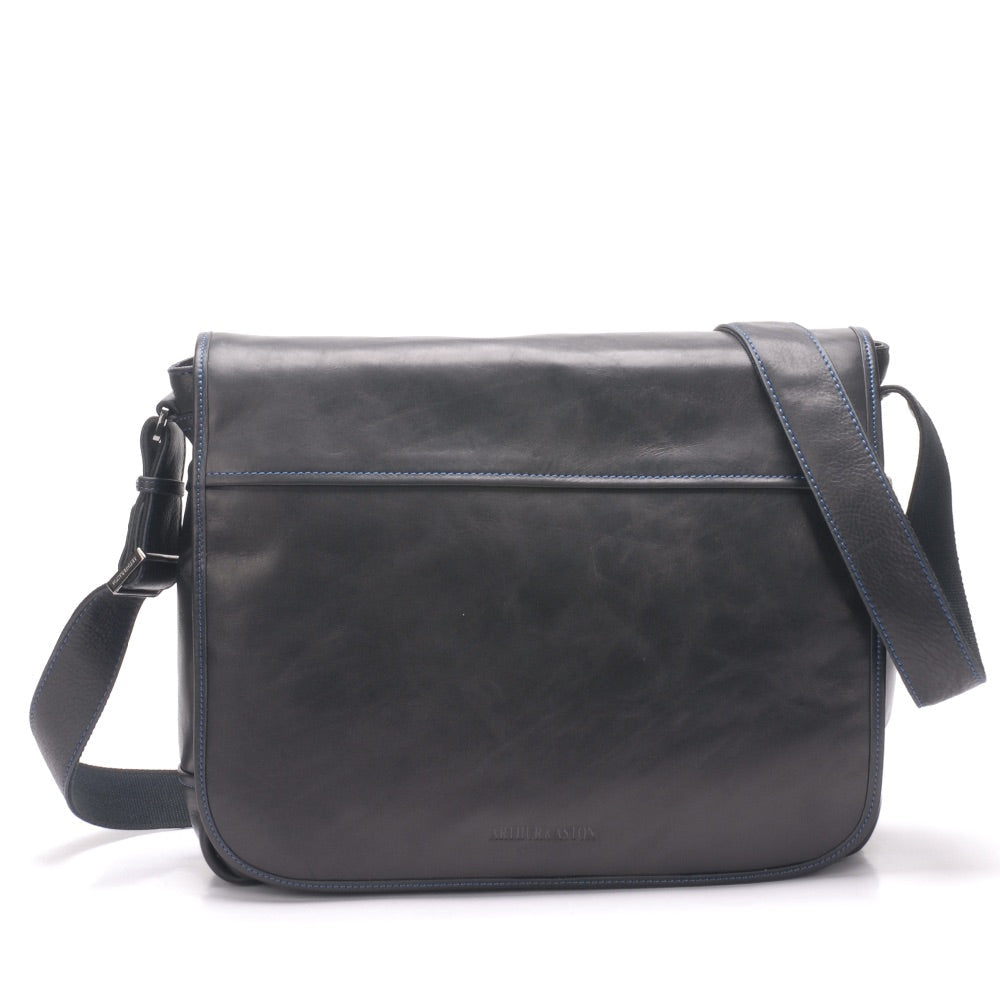 Messenger Bag Pablo - Waterproof Leather