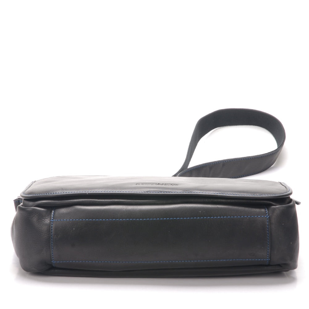 Messenger Bag Pablo - Waterproof Leather