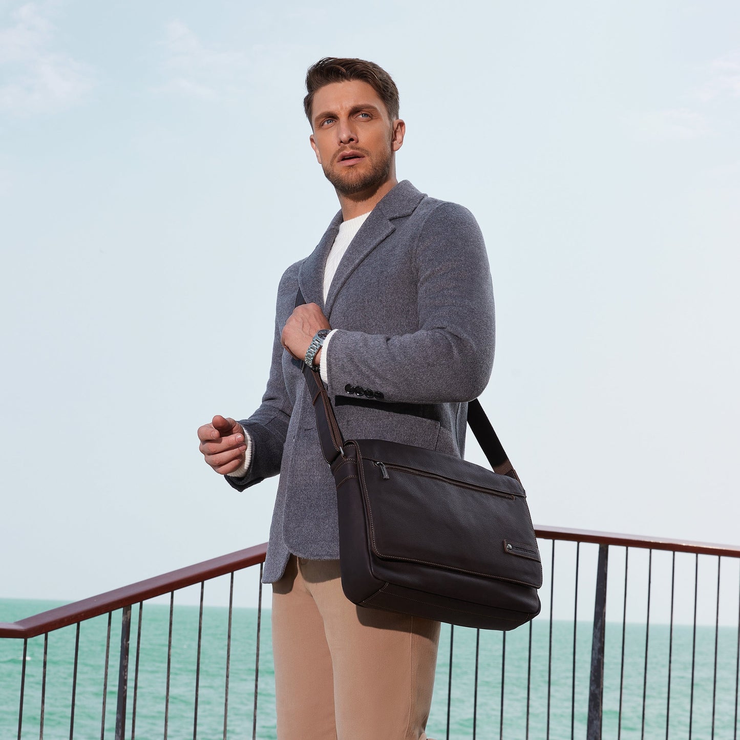 Oscar Leather Messenger Bag