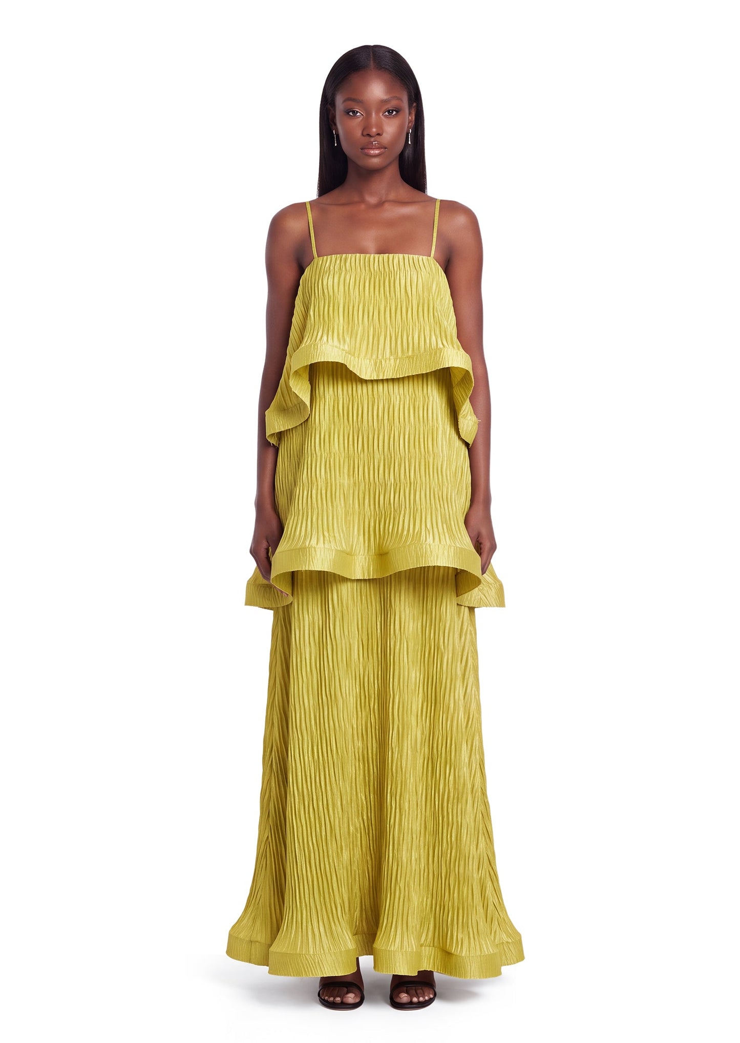 "Vestido Maxi Sin Mangas de Satén Aasimah" can be rewritten as "Aasimah Sin Mangas Vestido Maxi de Satén".