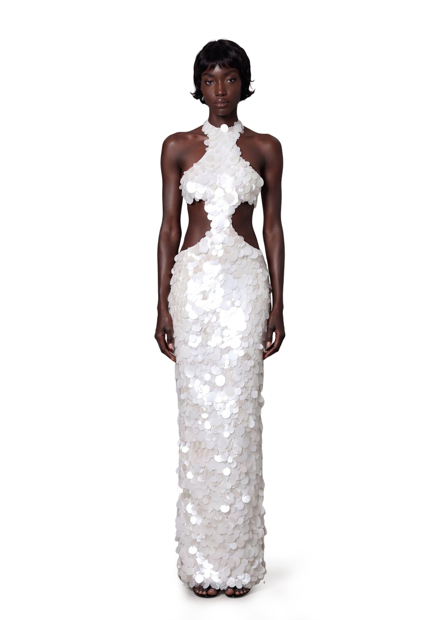 Vestido Maxi Blanco con Cuello Halter y Lentejuelas Kaatib