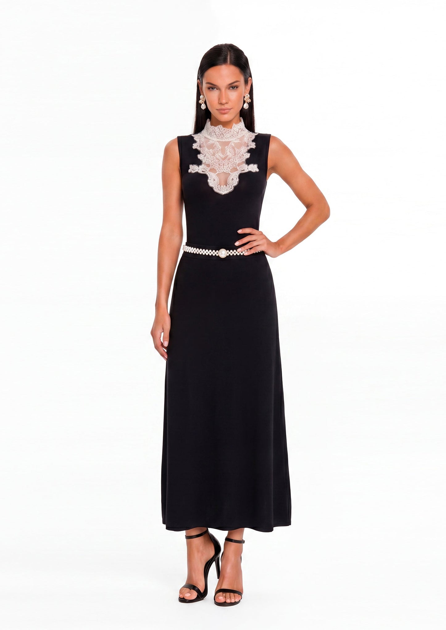 Vestido Midi A Línea Macayle en Negro con Detalles de Encaje