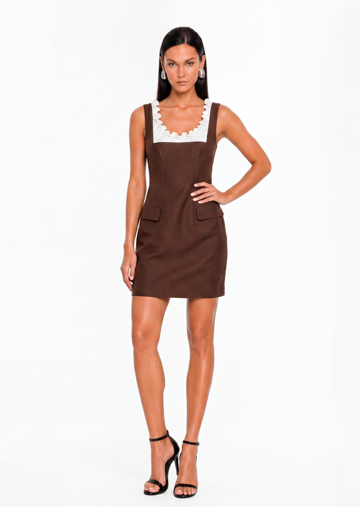 Vestido Sin Mangas con Volantes Cartia" can be rewritten as "Vestido Cartia Sin Mangas con Detalles de Volantes.