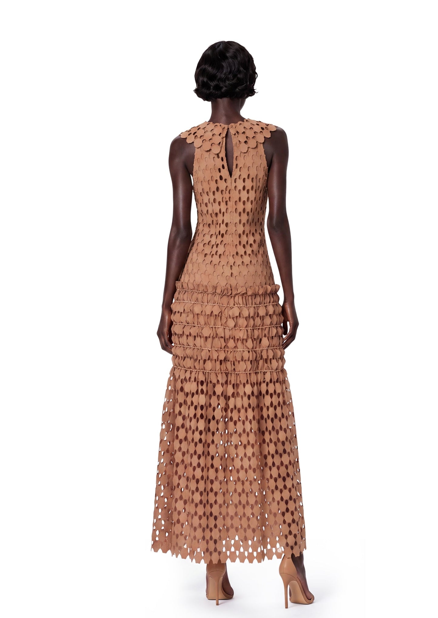 Vestido Maxi de Encaje con Cuello Alto Almarie en Naranja