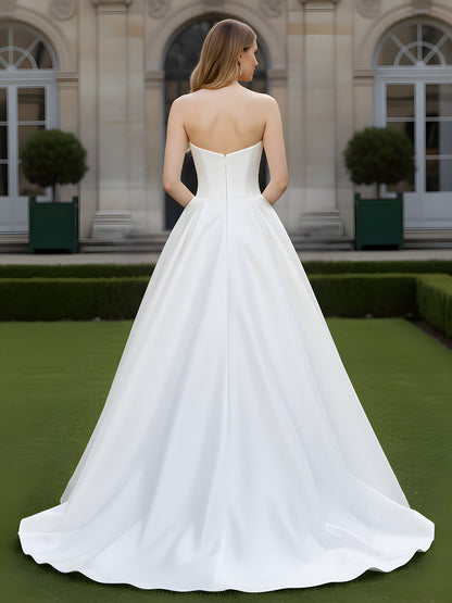Robe de Mariée Satinée Élégante avec Décolleté en Cœur Blanc