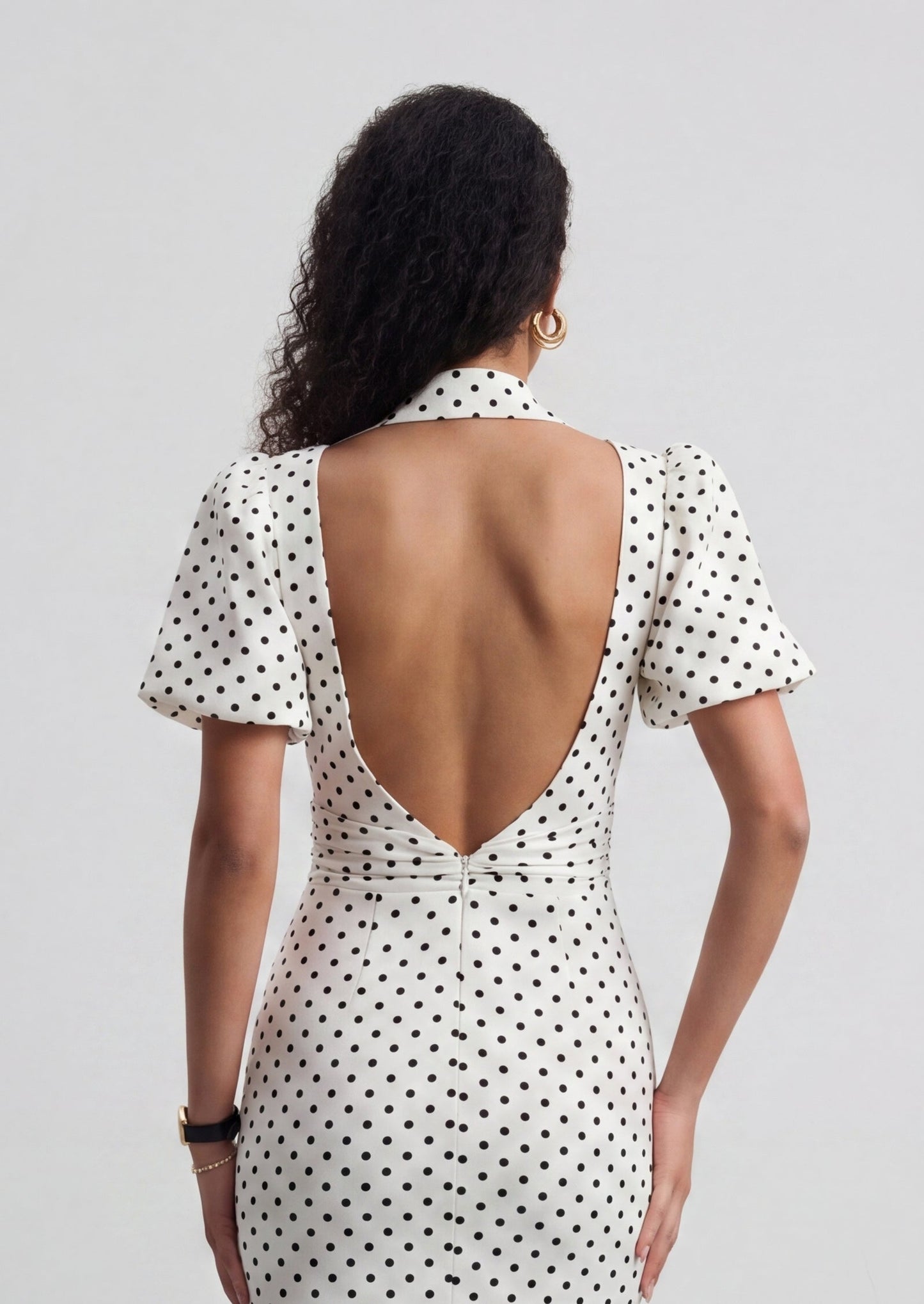 Vestido Corto con Mangas Abullonadas y Espalda Descubierta Odela