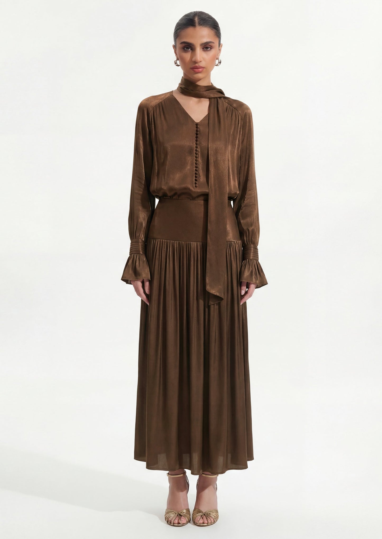 Vestido Midi de Viscosa con Bufanda a Juego en Color Marrón