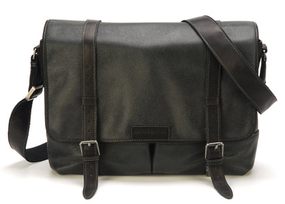 Gran Modelo de Bolso Bandolera de Cuero con Solapa