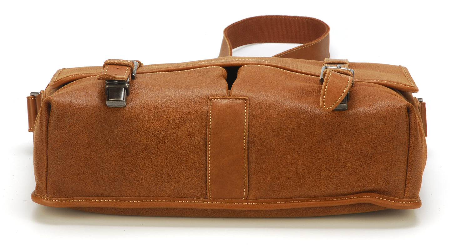 Gran Modelo de Bolso Bandolera de Cuero con Solapa