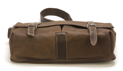Gran Modelo de Bolso Bandolera de Cuero con Solapa