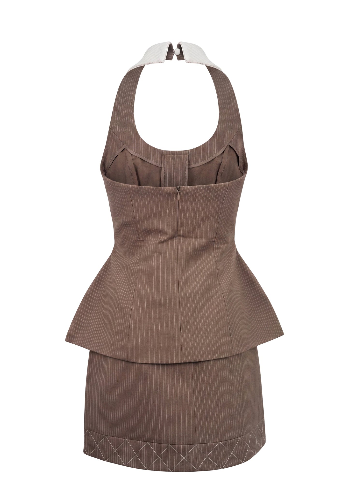 "Conjunto de Top y Falda con Cuello Halter Beppe" could be rewritten as "Conjunto Beppe: Top y Falda con Cuello Halter".