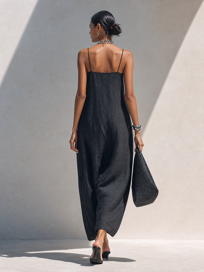 Vestido Maxi Negro Minimalista con Tirantes Espagueti y Cuello Fruncido