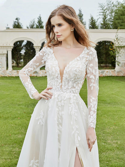 Vestido de Novia con Escote en V Profundo, Corsé de Encaje y Abertura en Color Marfil