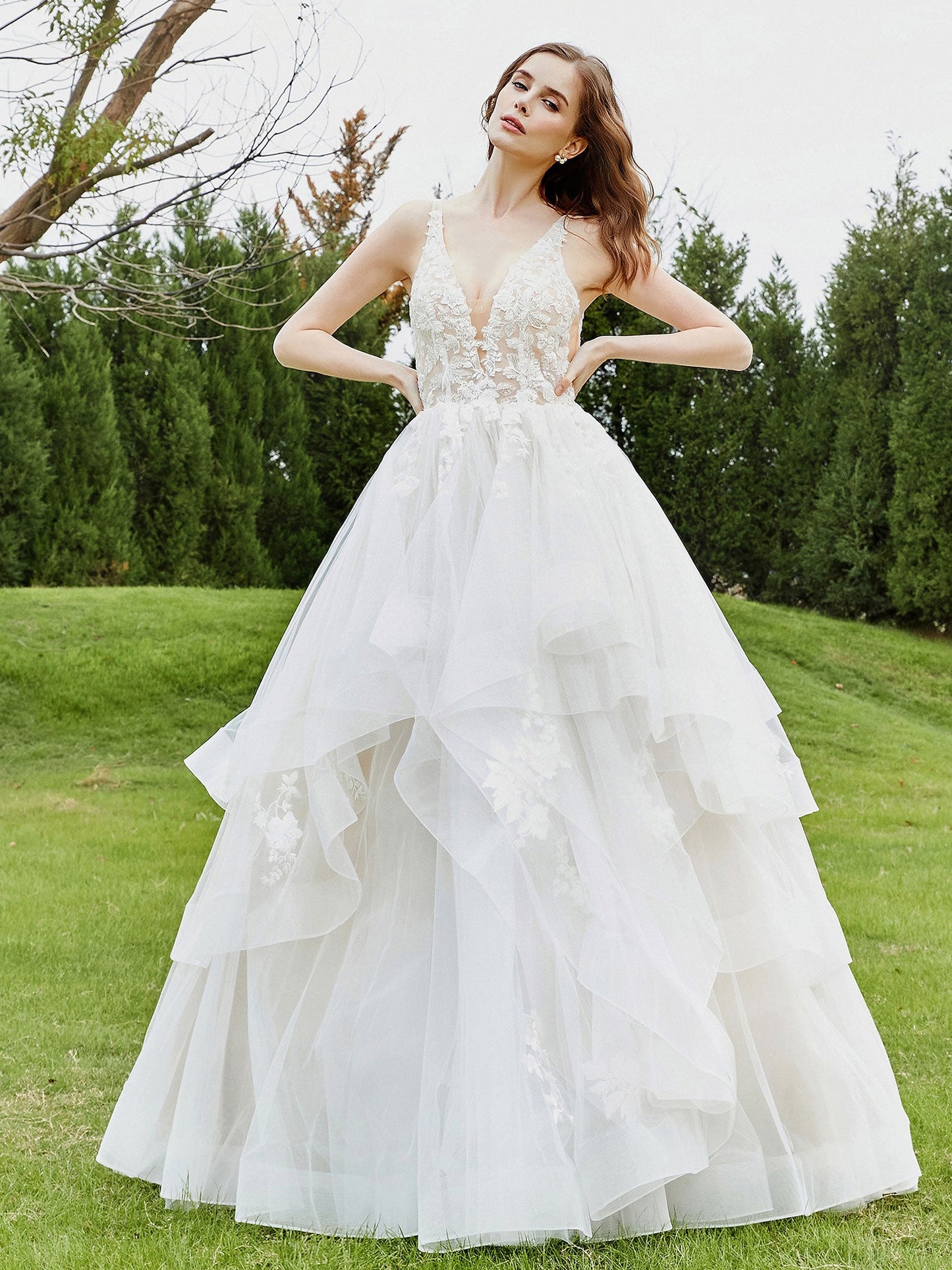 Vestido de Novia Sin Mangas con Escote en V Profundo y Corsé de Encaje Color Marfil