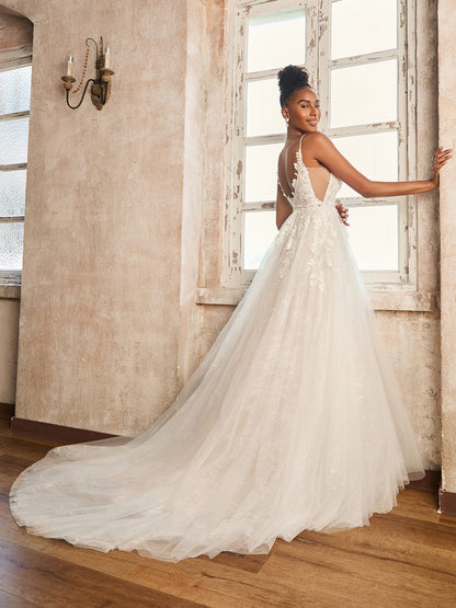 Vestido de Novia con Tirantes Espagueti y Escote en V Profundo en Color Marfil