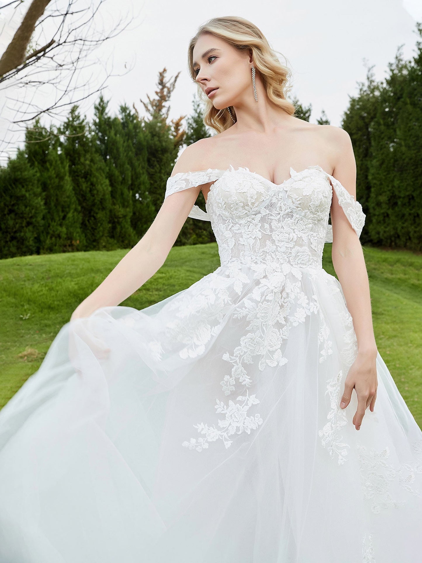 Vestido de Novia A-línea Sin Mangas en Marfil con Detalles Aplicados