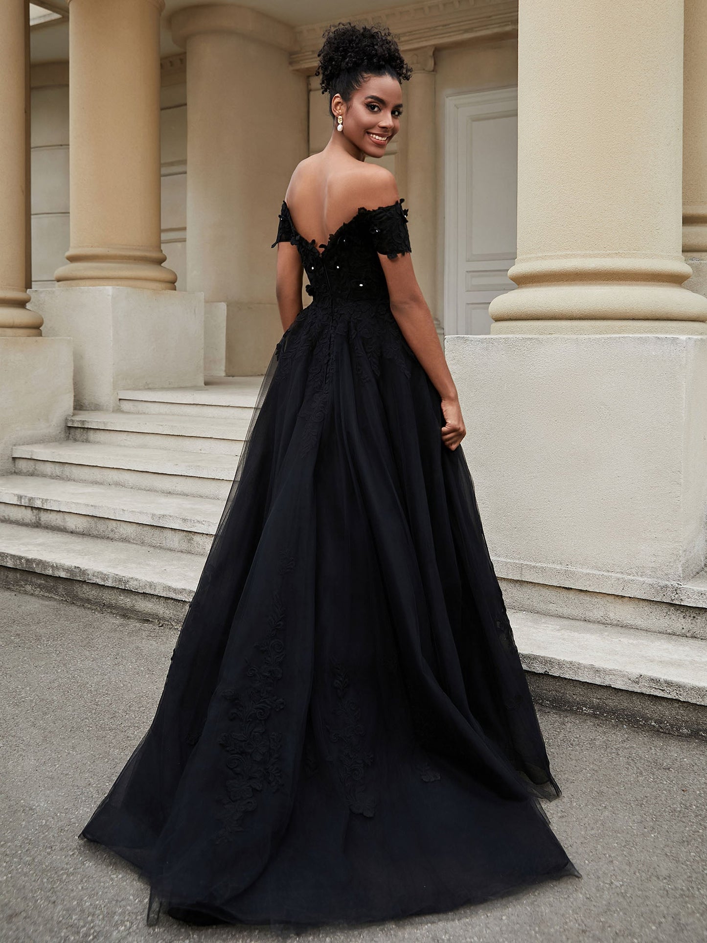 Robe de Mariée A-ligne Décolleté Hors Épaule avec Fente Noire