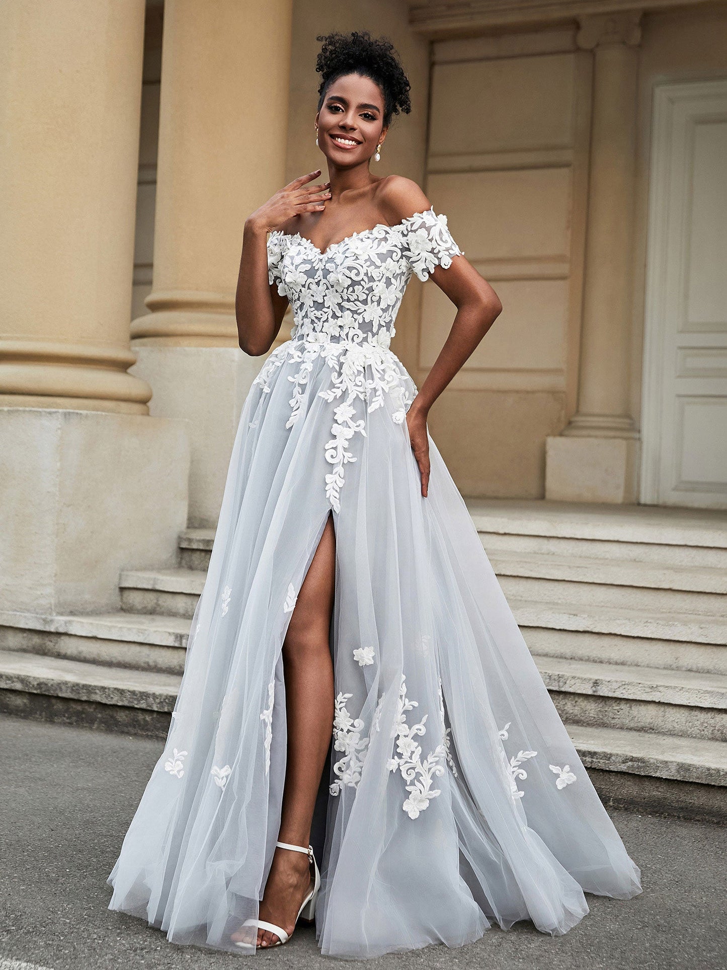 Vestido de Novia Sin Mangas en Corte A con Abertura en Color Marfil/Gris