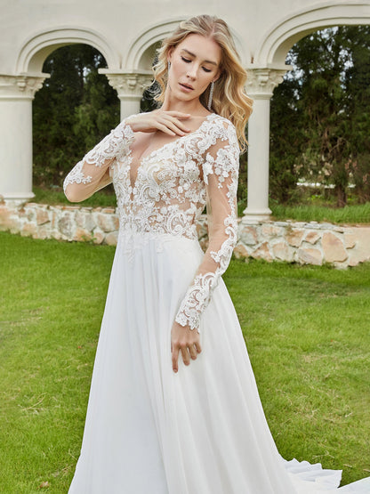 Vestido de Novia con Escote en V Profundo y Cola de Capilla con Botones Marfil