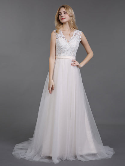 Vestido de Novia de Playa Marfil con Collar en V de Encaje y Tul