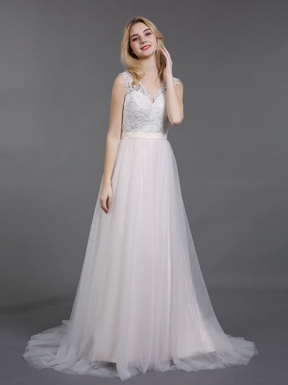 Vestido de Novia de Playa Marfil con Collar en V de Encaje y Tul