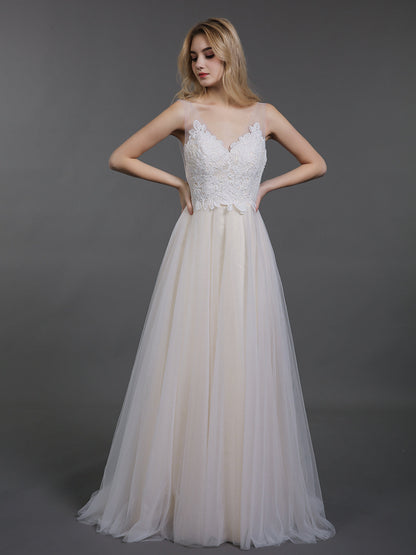 Vestido de Novia de Tul con Corsé de Encaje y Cola Barrida en Color Champagne