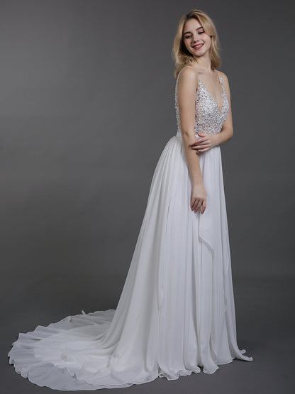 Vestido de Novia Marfil de Mousseline con Perlas y Cuello en V