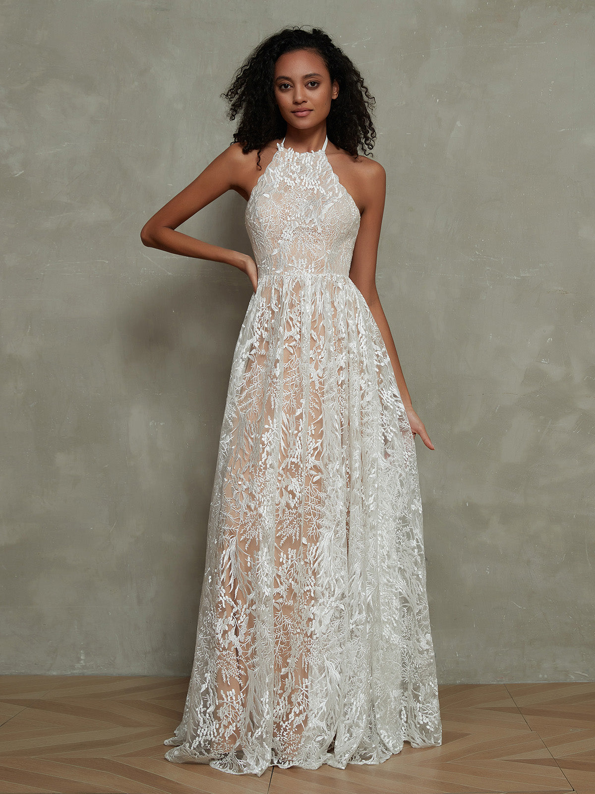 Vestido de Novia de Encaje Nude Ivoire con Escote Halter y Longitud Hasta el Suelo - Estilo de la Imagen