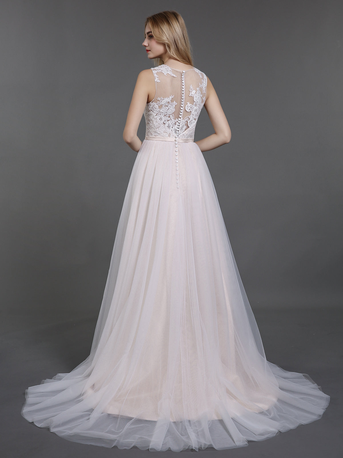 Vestido de Novia Marfil con Encaje y Tul y Botones en la Espalda