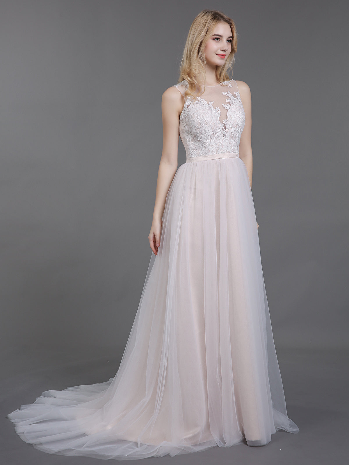 Vestido de Novia Marfil con Encaje y Tul y Botones en la Espalda