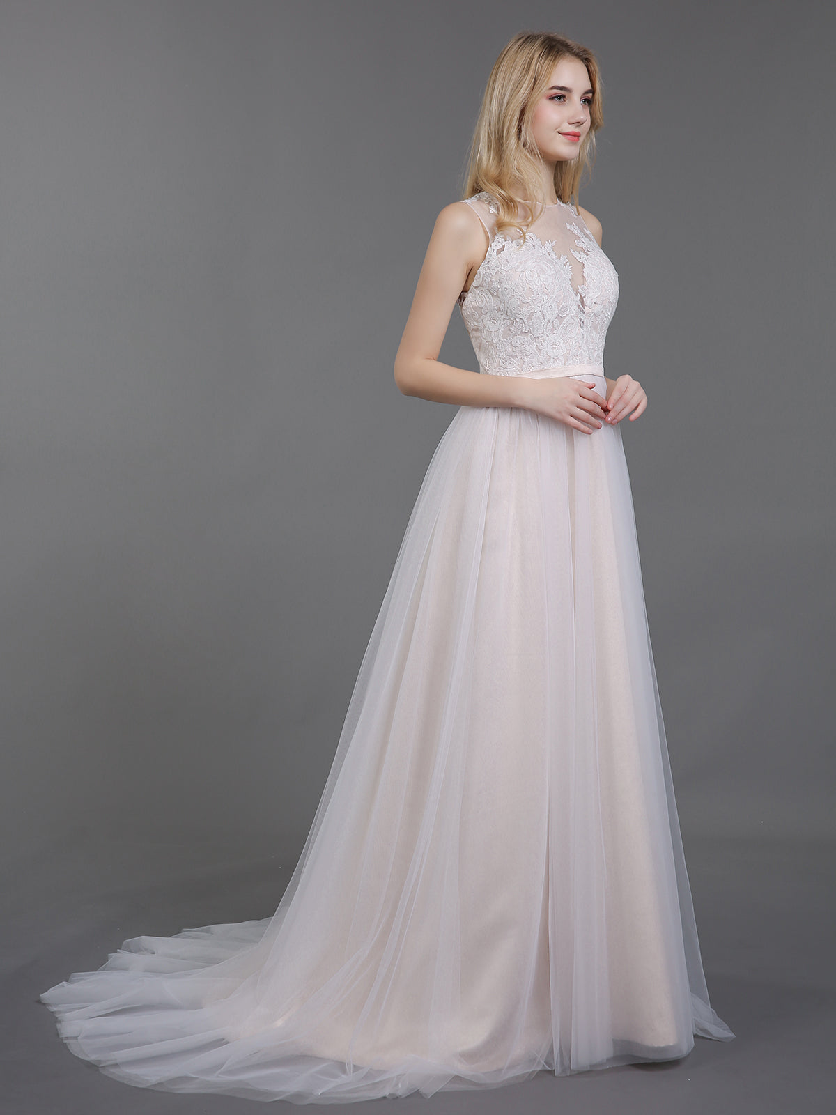 Vestido de Novia Marfil con Encaje y Tul y Botones en la Espalda