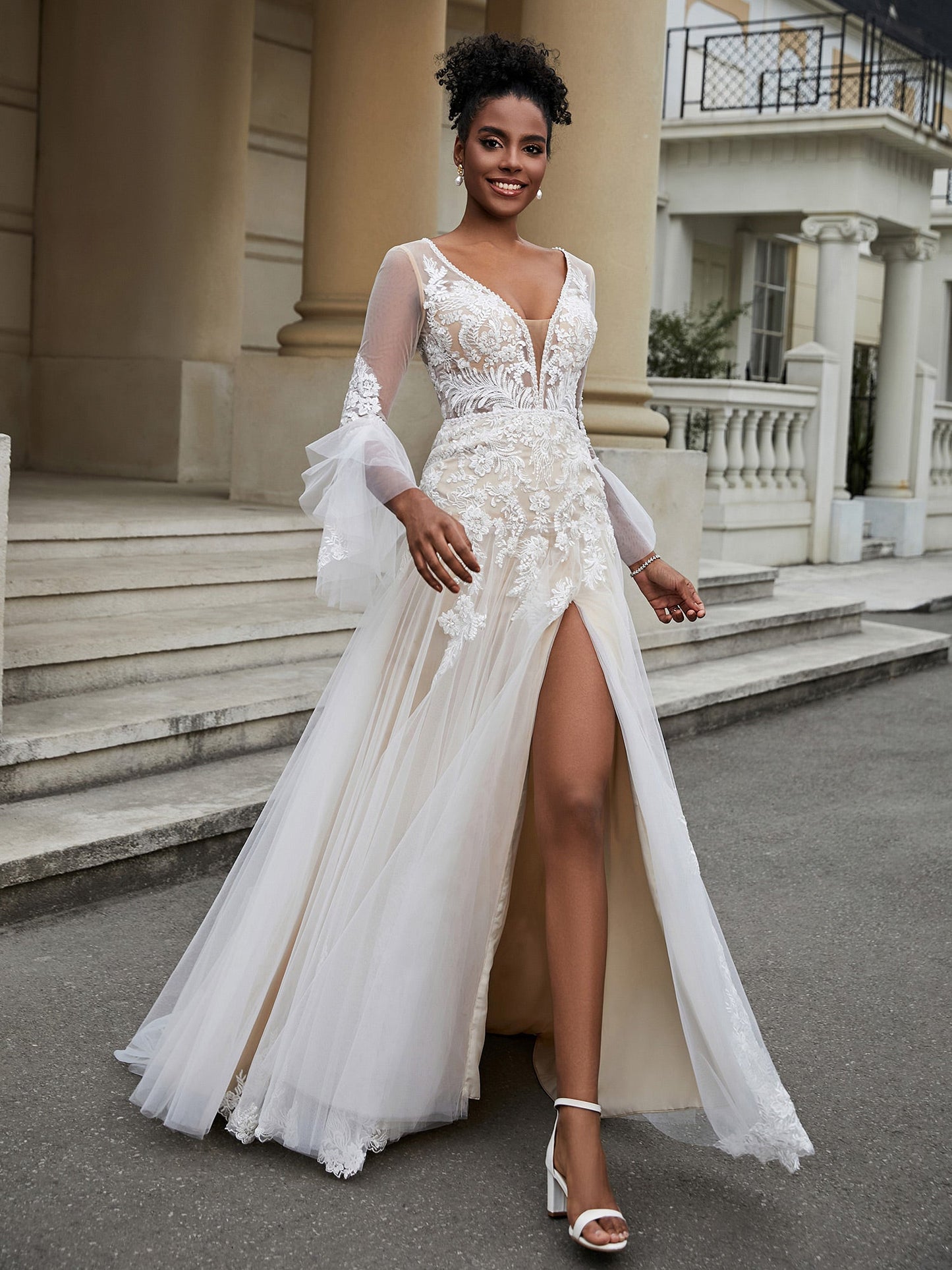 Robe de Mariée A-ligne en Dentelle et Tulle avec Col en V Ivoire