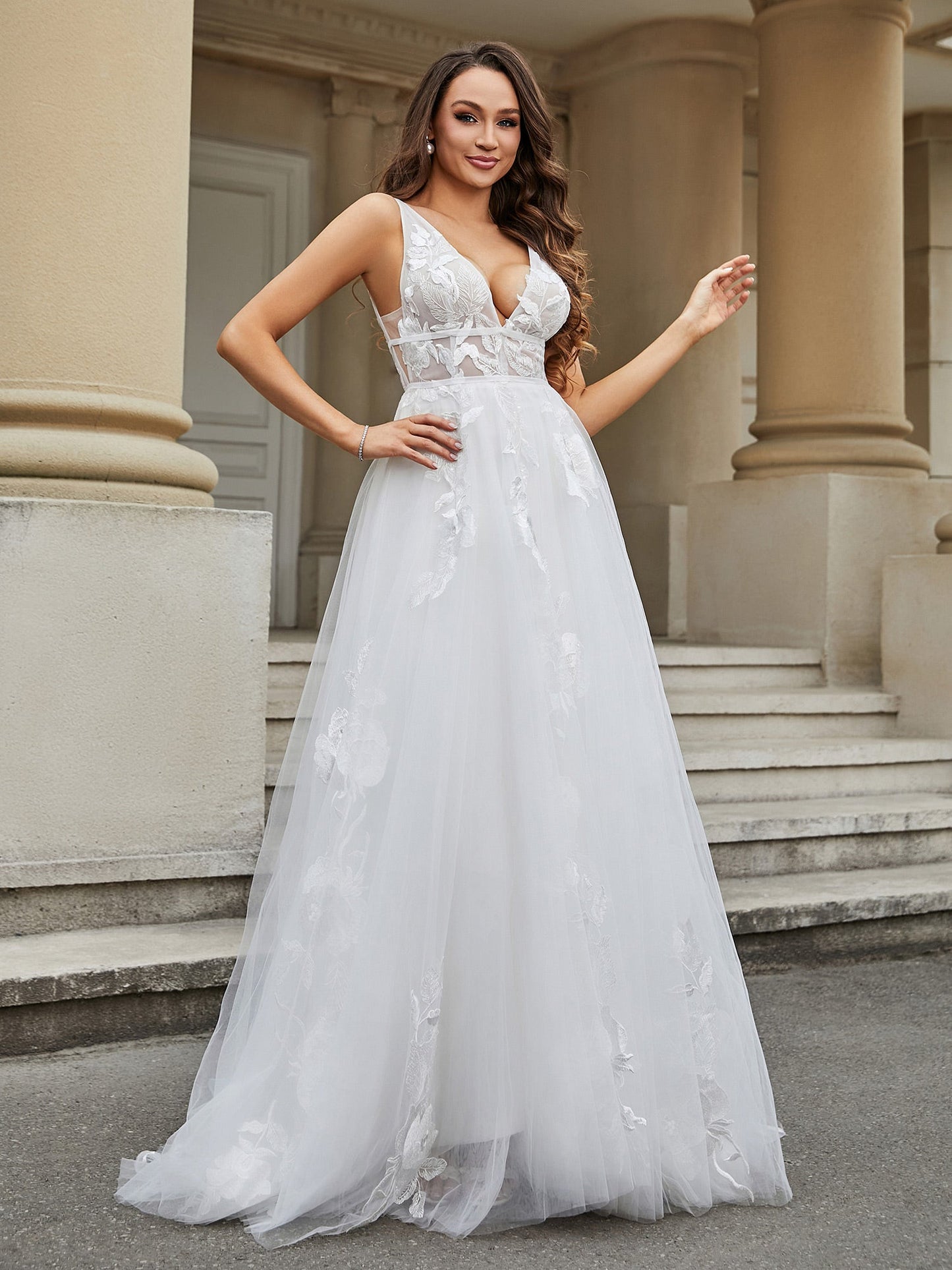 Vestido de Novia Marfil de Tul y Encaje con Escote en V