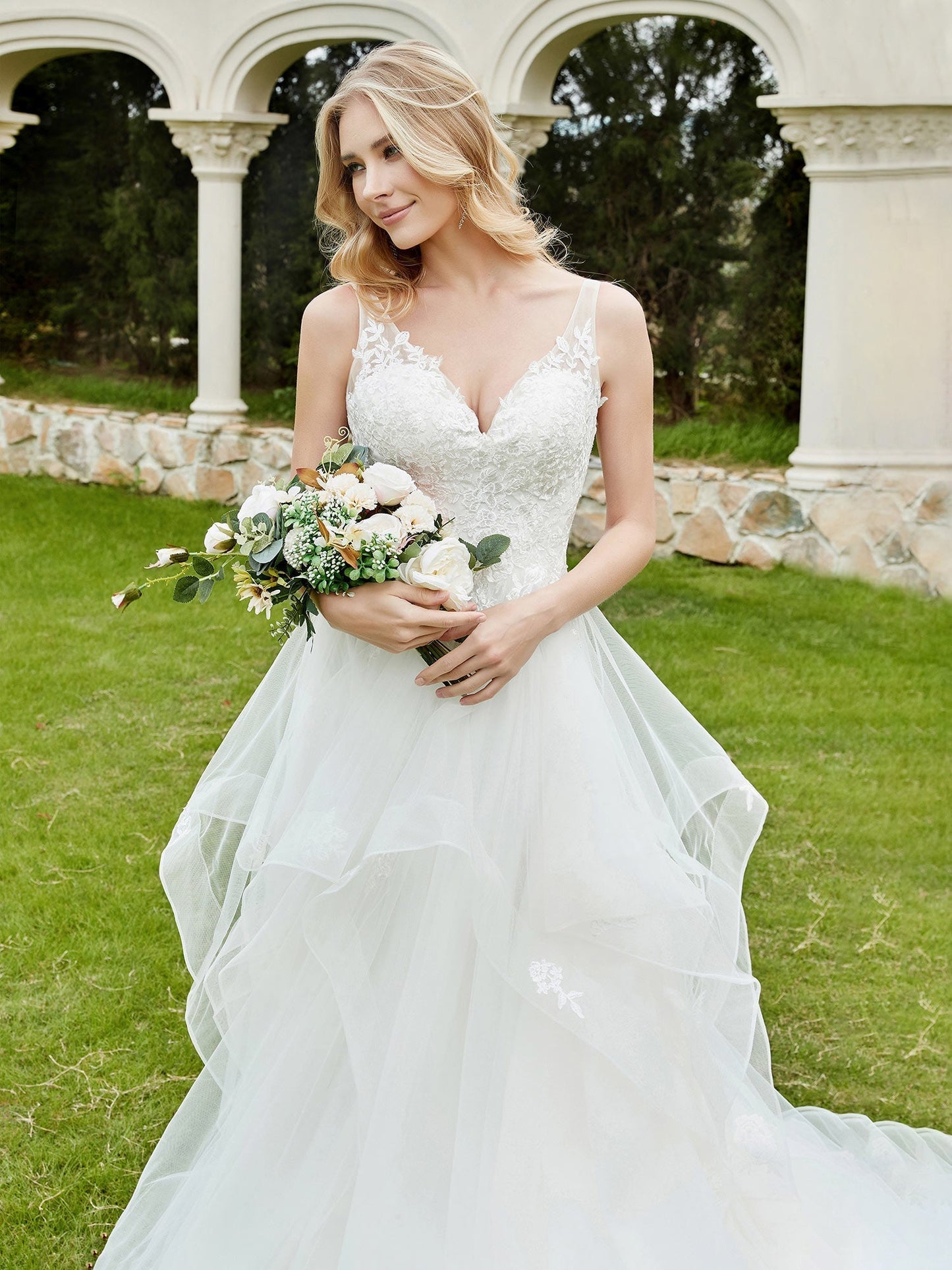 Vestido de Novia Sin Mangas de Tul con Escote en V Color Marfil
