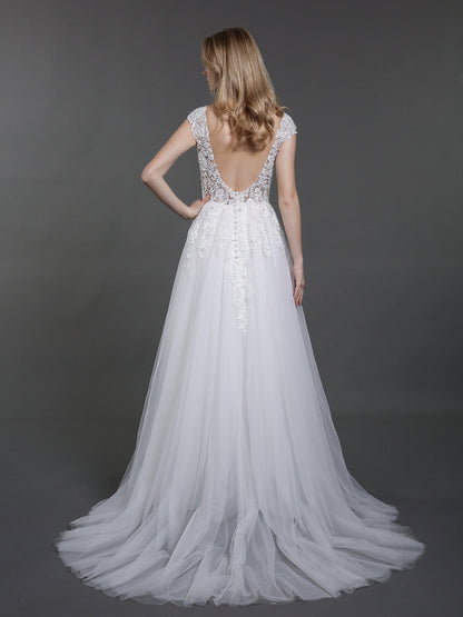 Dos Vestidos de Novia de Tul con Espalda Abierta en Color Marfil