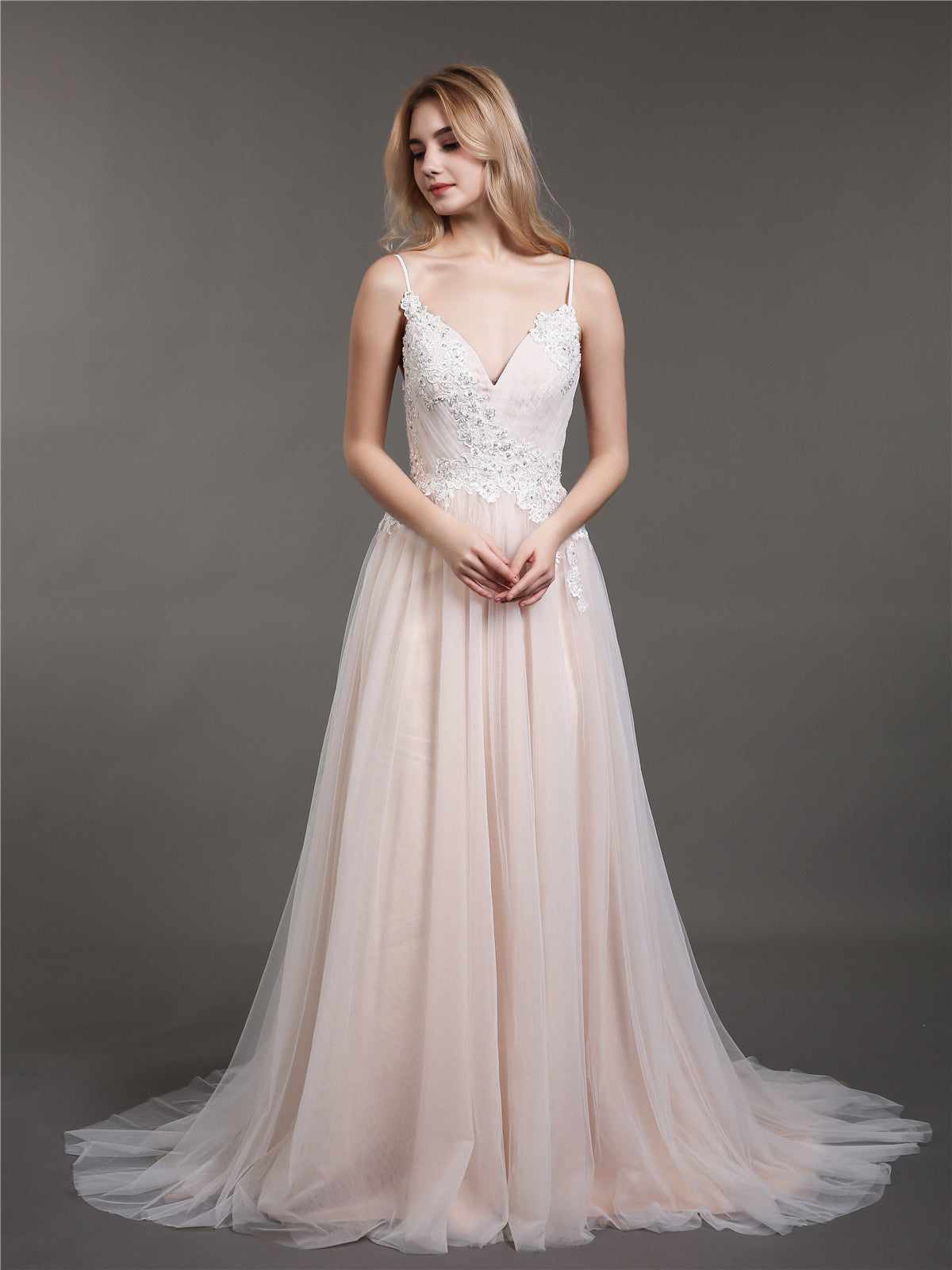 Vestido de Novia Marfil con Tirantes Espagueti y Escote en V con Cola