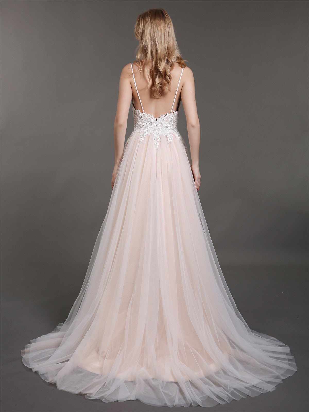 Vestido de Novia Marfil con Tirantes Espagueti y Escote en V con Cola
