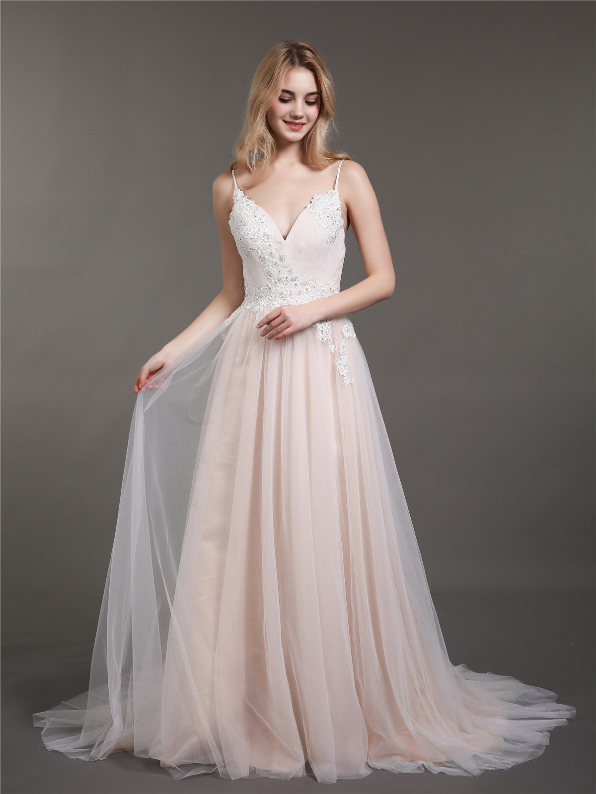 Vestido de Novia Marfil con Tirantes Espagueti y Escote en V con Cola