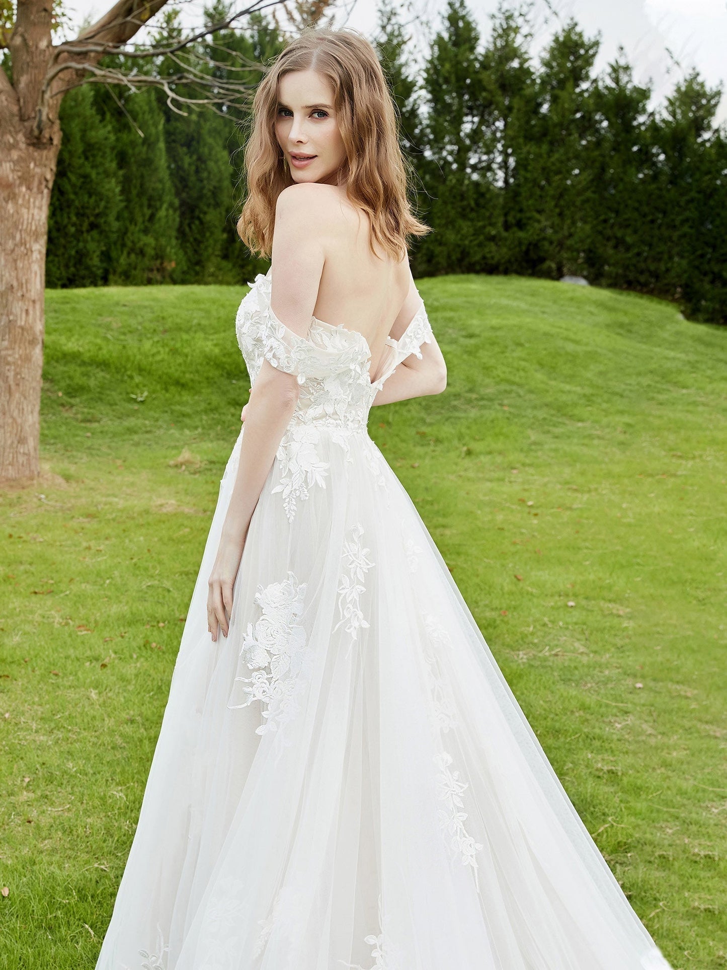 Vestido de Novia de Encaje Off-Shoulder con Cola de Capilla en Marfil/Campeón
