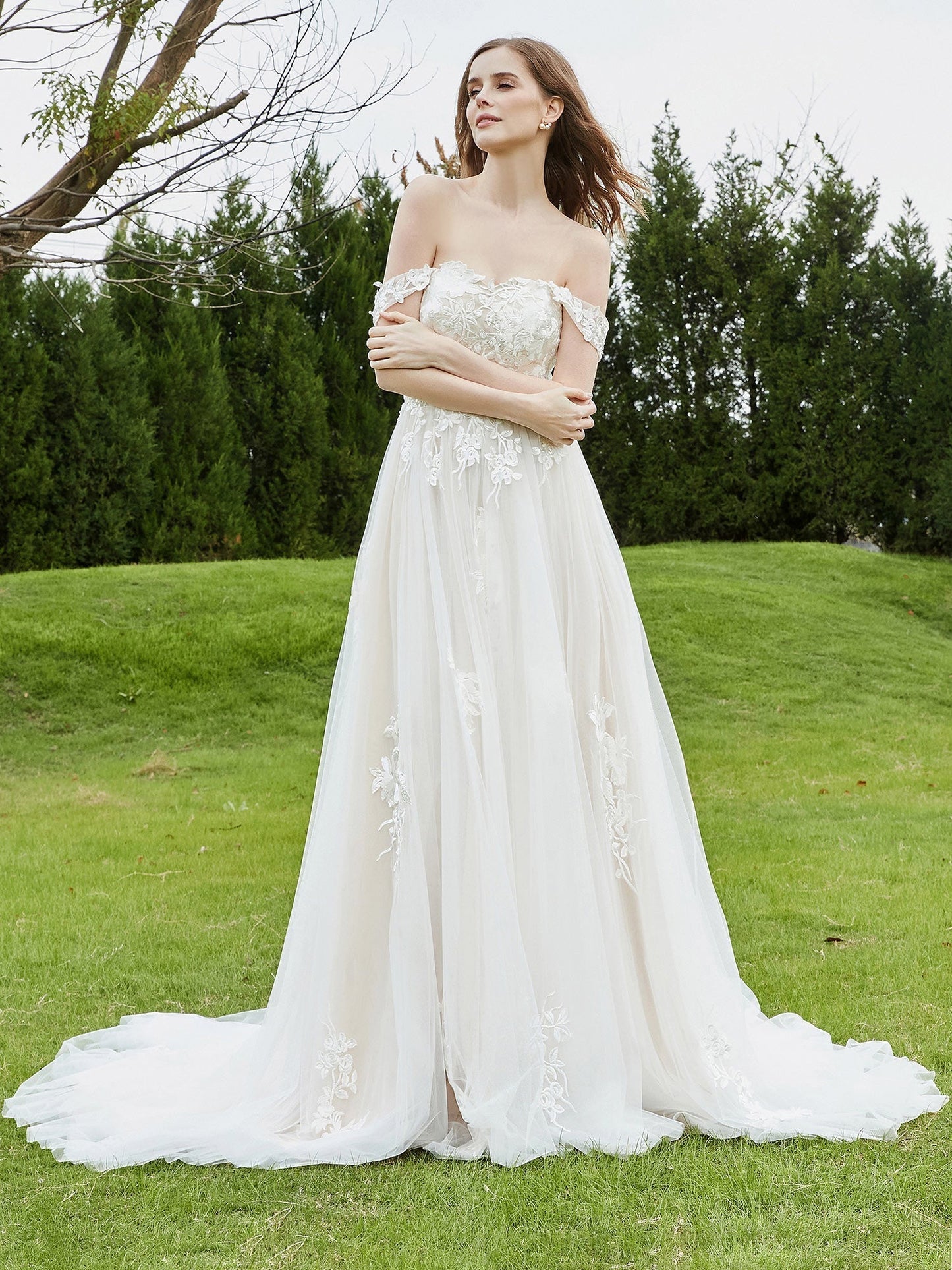 Vestido de Novia de Encaje Off-Shoulder con Cola de Capilla en Marfil/Campeón