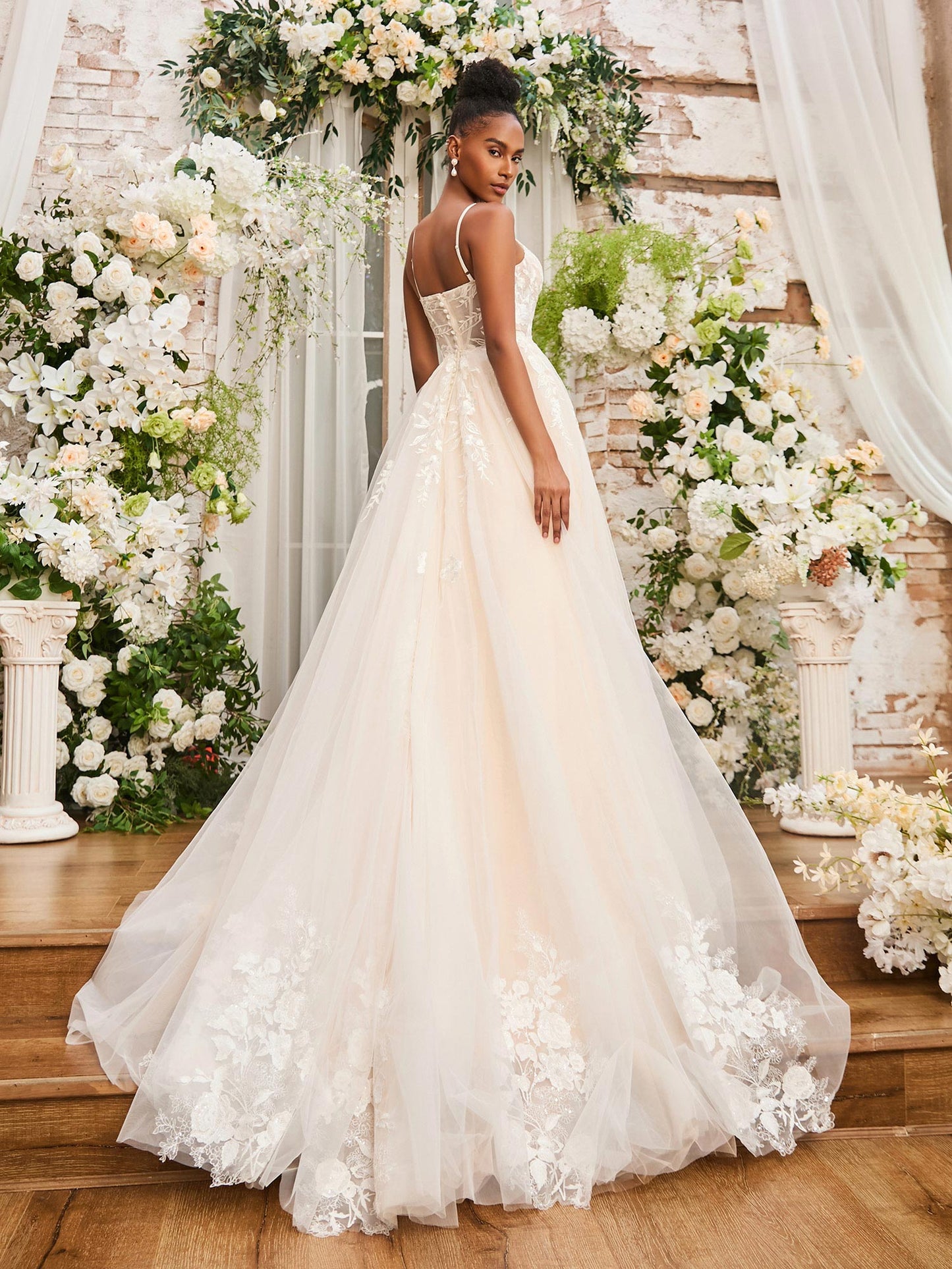 Vestido de Novia de Encaje con Tirantes Espagueti en Color Marfil/Copa