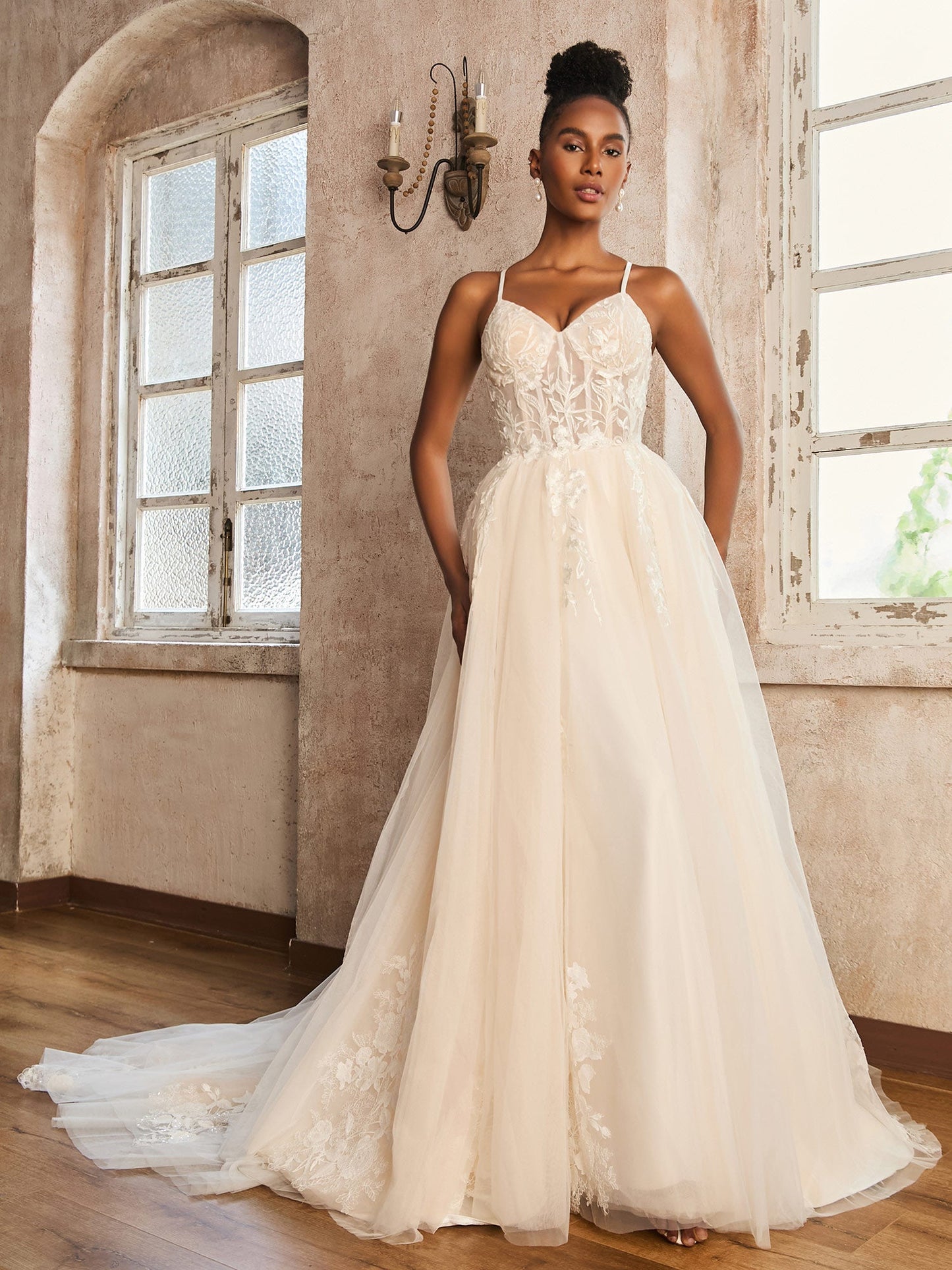 Vestido de Novia de Encaje con Tirantes Espagueti en Color Marfil/Copa