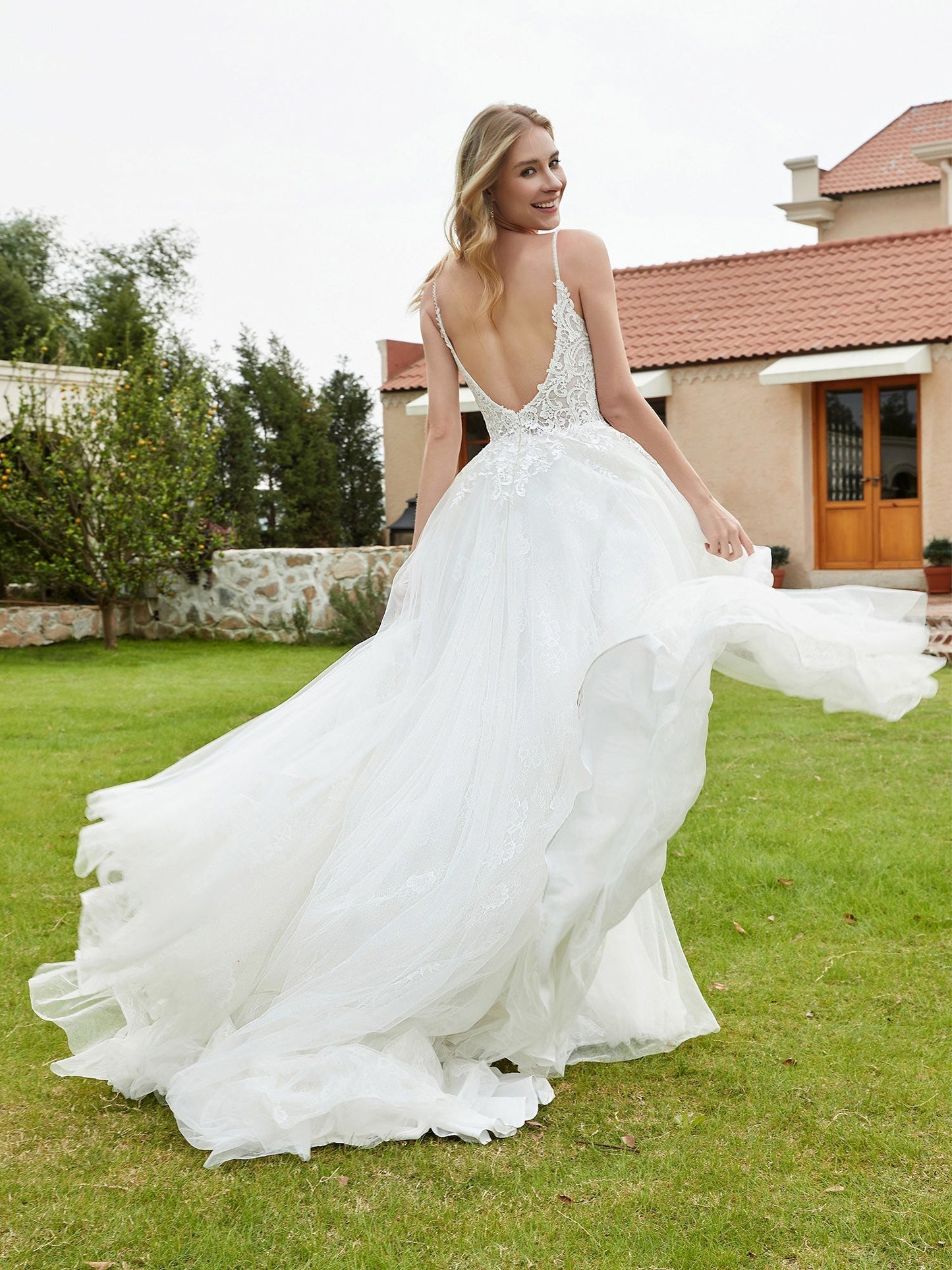 Vestido de Novia de Encaje Marfil con Escote en V Profundo
