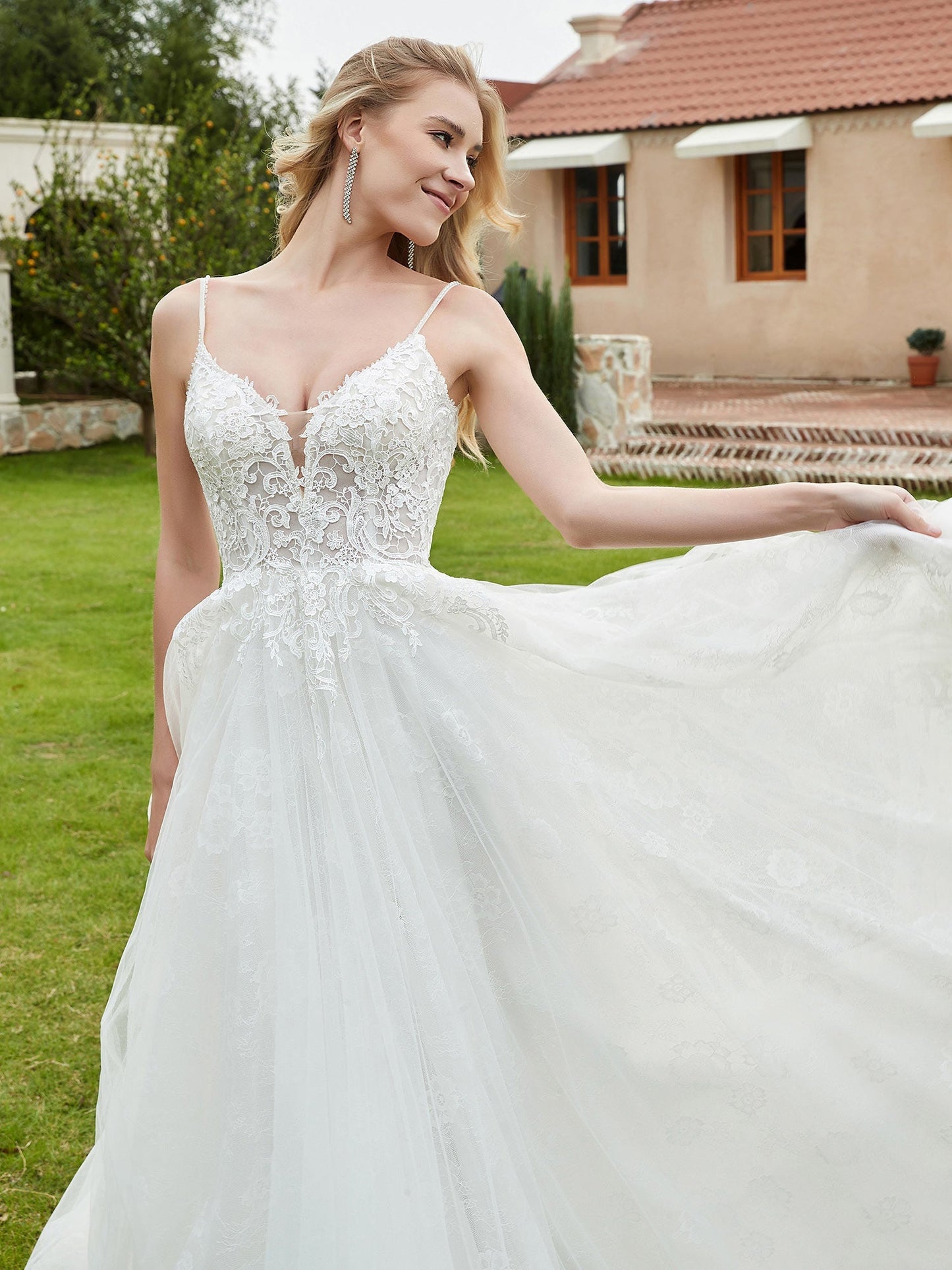 Vestido de Novia de Encaje Marfil con Escote en V Profundo